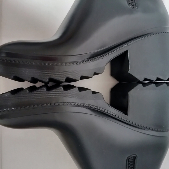 New Black Rain Boots / Size 9 - Picture 5 of 8